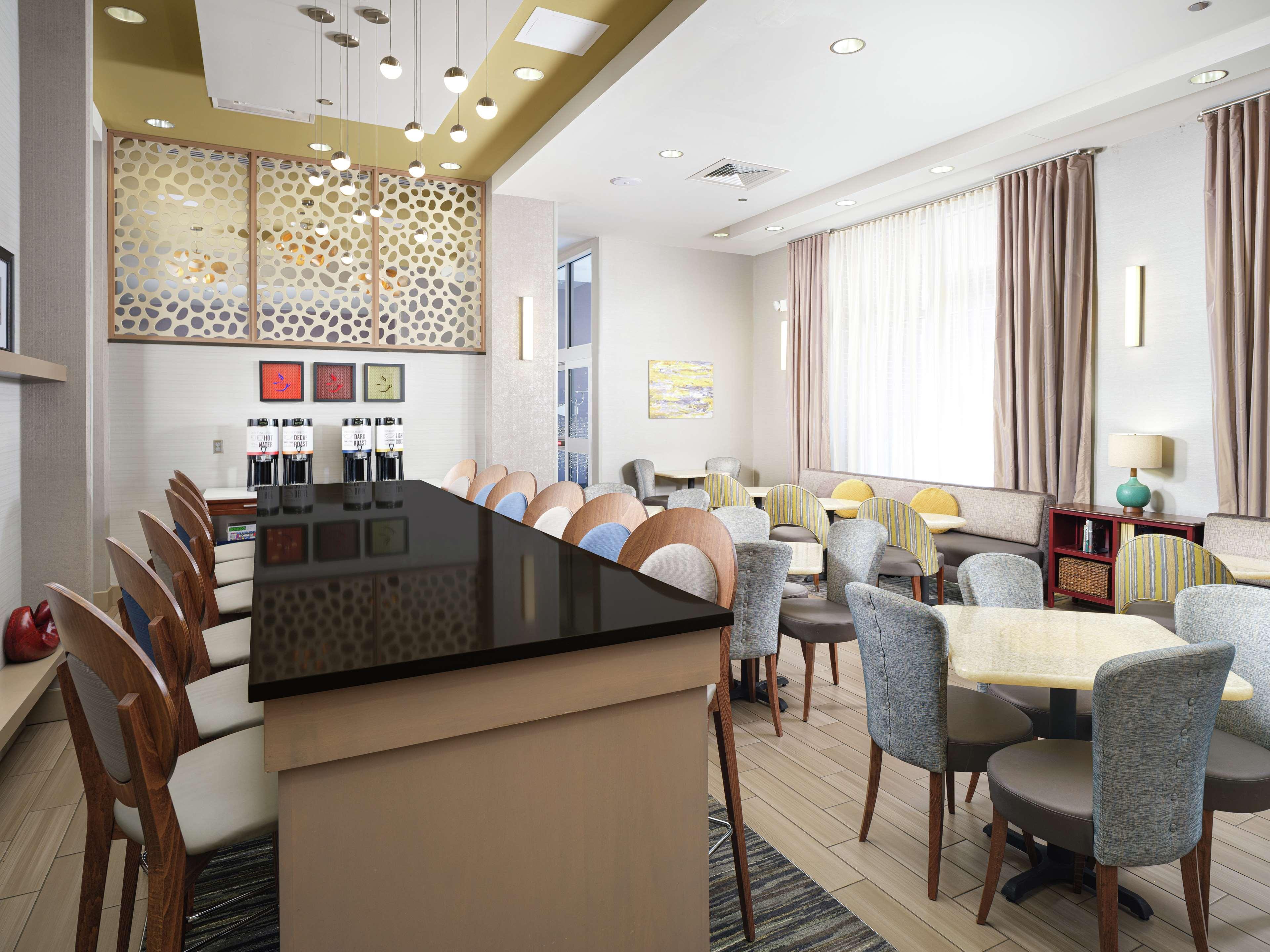 Hampton Inn Wilmington Downtown Экстерьер фото