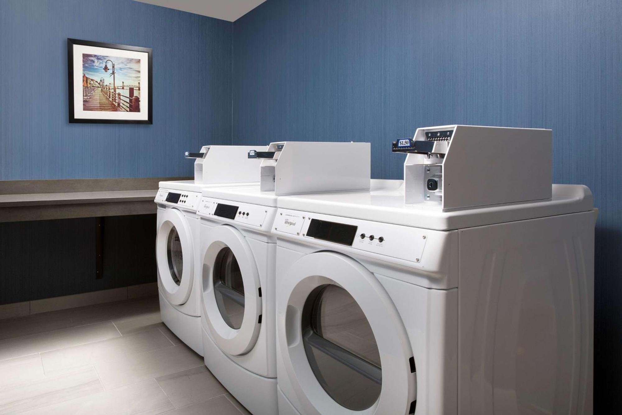 Hampton Inn Wilmington Downtown Экстерьер фото