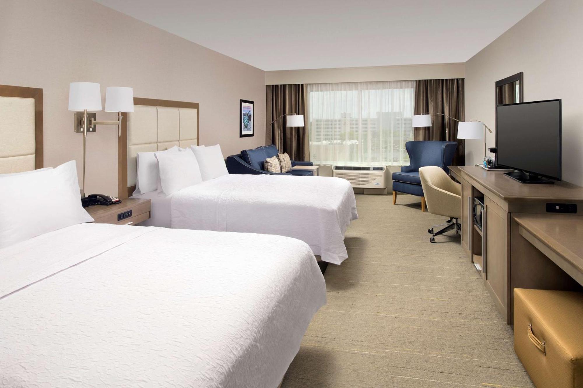 Hampton Inn Wilmington Downtown Экстерьер фото