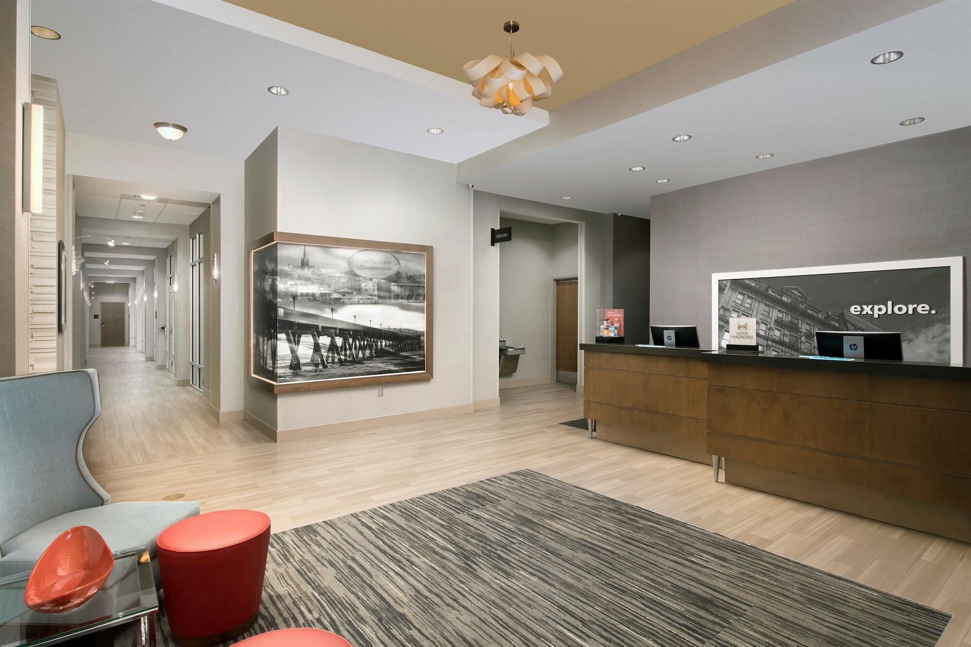 Hampton Inn Wilmington Downtown Экстерьер фото